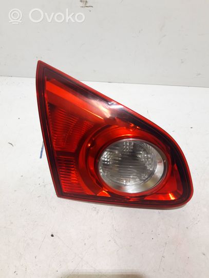 Nissan Qashqai+2 Lampy tylnej klapy bagażnika 89071063