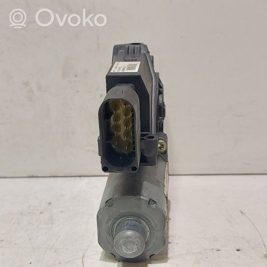 Mercedes-Benz A W168 Moteur de lève-vitre de porte avant 0130821698