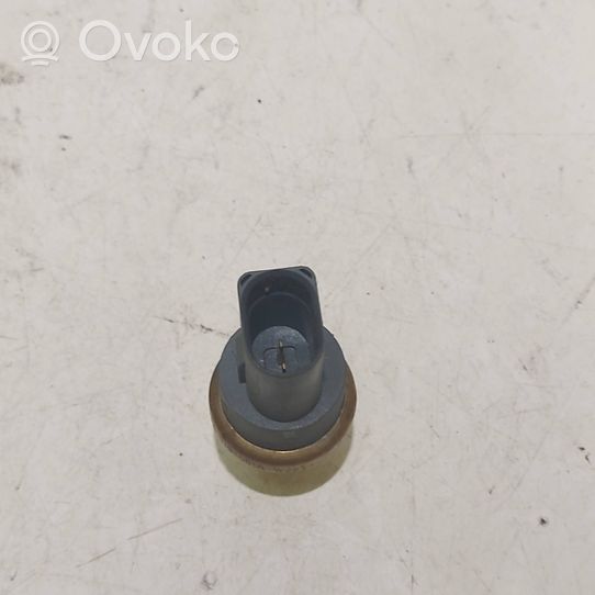 Volkswagen PASSAT B6 Sonde de température de liquide de refroidissement 06A919501A