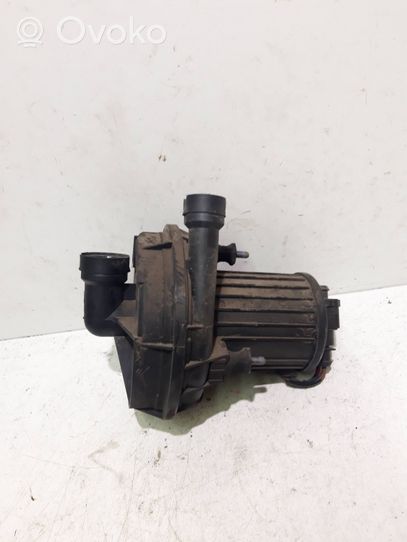 Skoda Octavia Mk2 (1Z) Secondary air pump 06A131333C