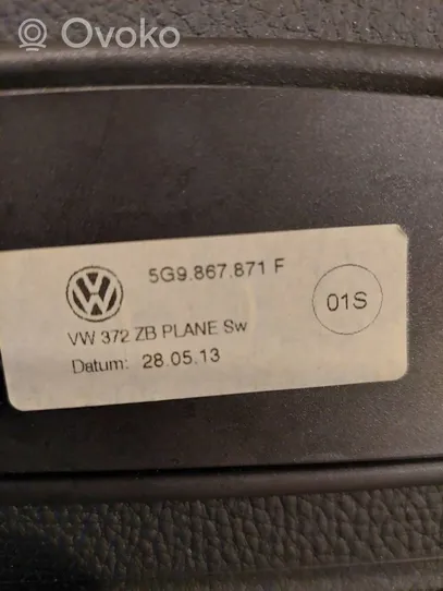 Volkswagen Golf VII Roleta bagażnika 5G9867871F