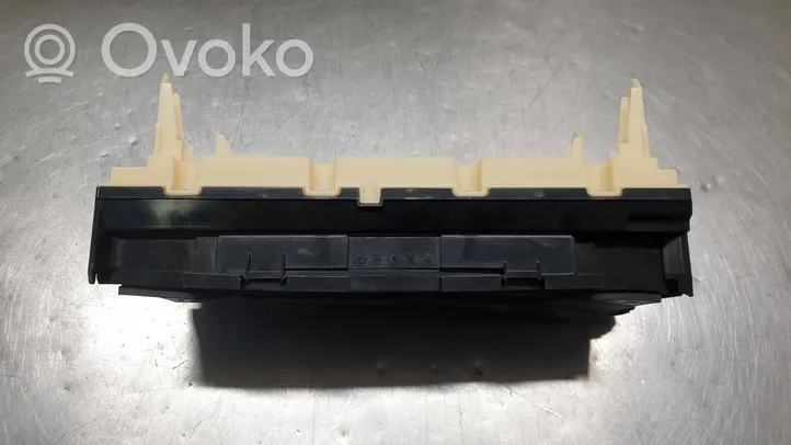 Toyota Prius (XW30) Oro kondicionieriaus/ klimato/ pečiuko valdymo blokas (salone) 5590047020