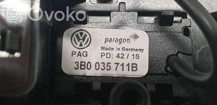 Volkswagen Golf VII Priekinių vietų apšvietimo žibintas 3B0035711B