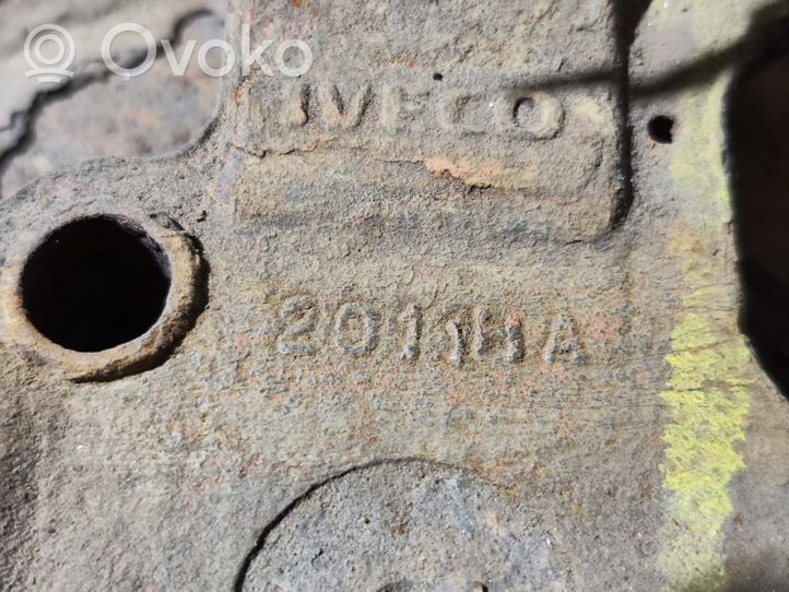 Iveco Daily 35 - 40.10 Fusée d'essieu de moyeu de la roue avant 500391898