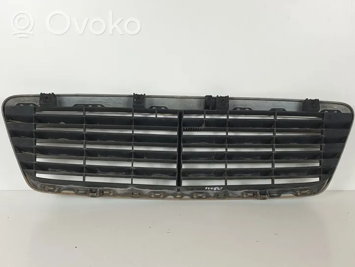 Mercedes-Benz CLK A208 C208 Grille de calandre avant 2088800085