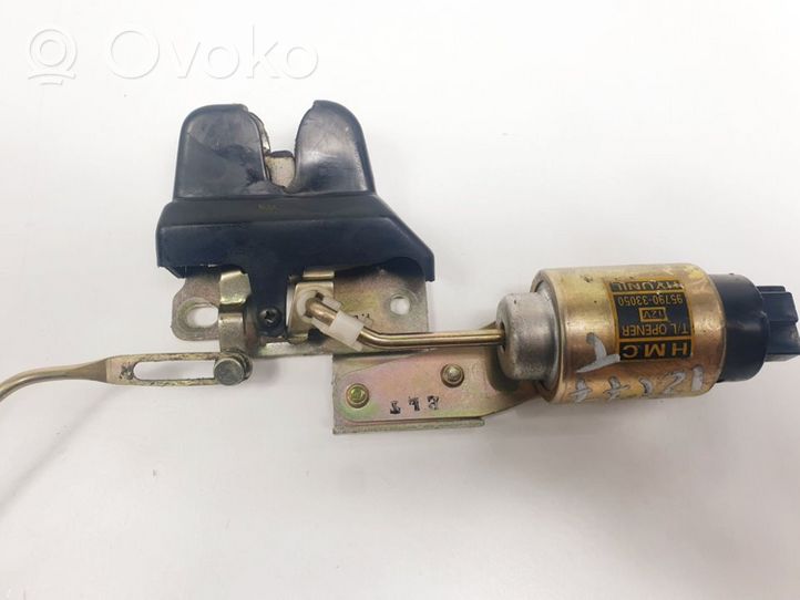 Hyundai Scoupe Tailgate lock latch 9579033050