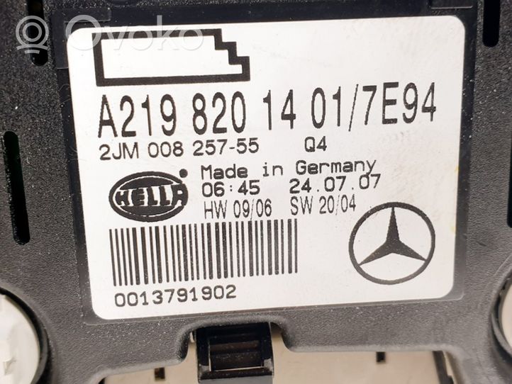 Mercedes-Benz CLS C219 Kattokonsolin valaisinyksikön koristelista A2198201401