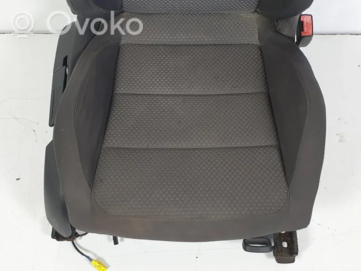 Volkswagen Golf V Fotele / Kanapa / Komplet 