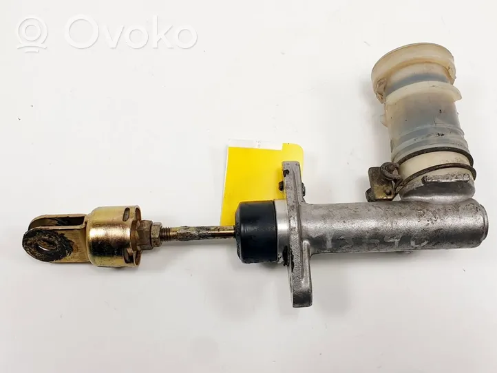 Mitsubishi Pajero Główny cylinder sprzęgła 