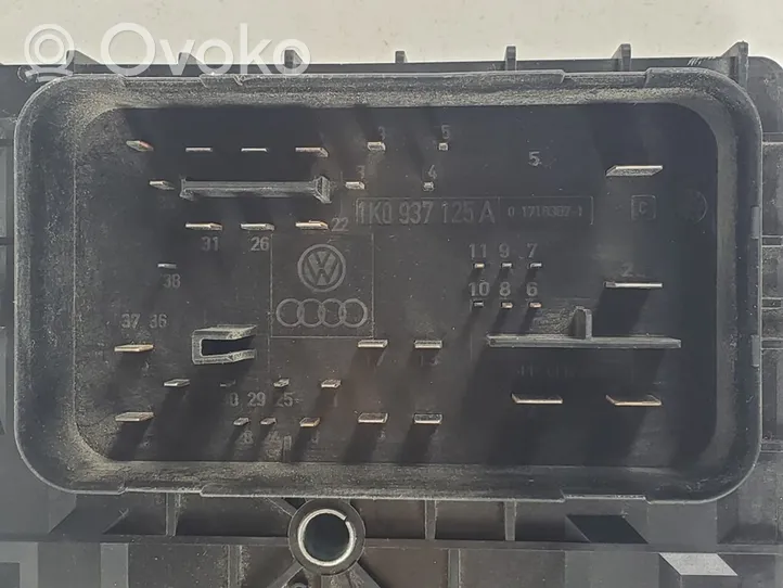 Volkswagen Eos Module de fusibles 1K0937125A