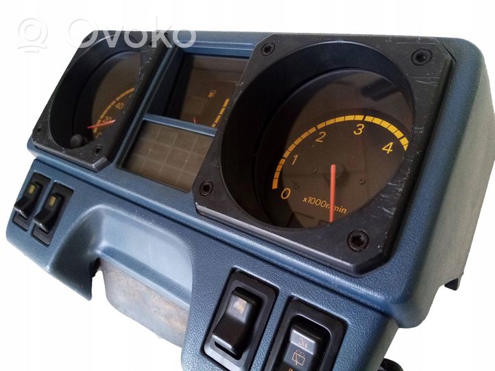 Mitsubishi Pajero Tachimetro (quadro strumenti) MB723900