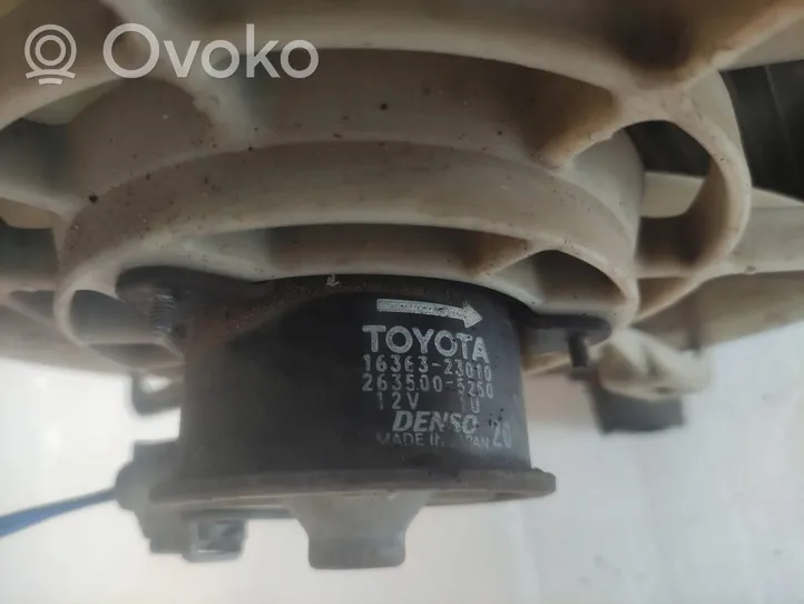 Toyota Yaris Radiateur de refroidissement 1636323010