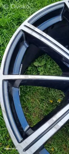 Audi Q7 4M R21 alloy rim 