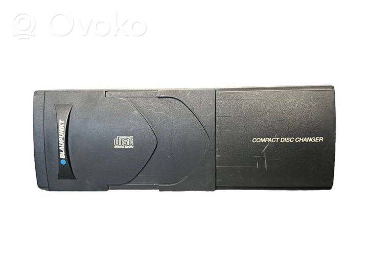 Volkswagen Golf IV CD/DVD changer 7607700020
