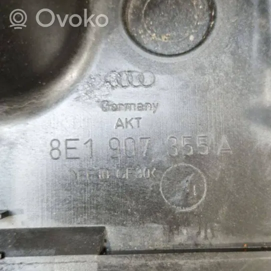 Audi A4 S4 B6 8E 8H Dangtelis saugiklių dėžės 8E1907355A