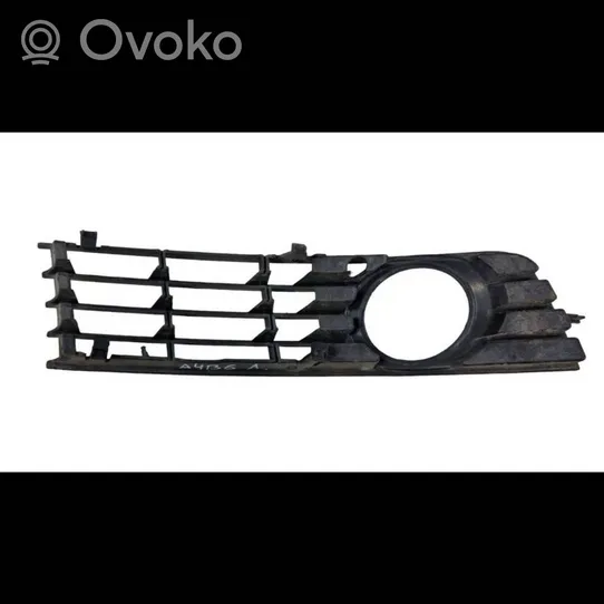 Audi A4 S4 B6 8E 8H Grille antibrouillard avant 8E0807682