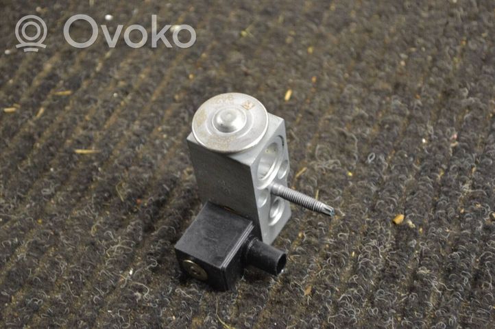 BMW X7 G07 Solenoidinis vožtuvas 9496916