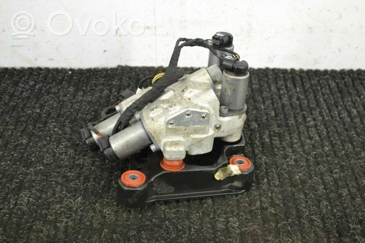 BMW 5 F10 F11 Air suspension compressor 6775258