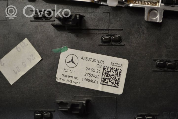 Mercedes-Benz GLC X253 C253 Set di rivestimento del pannello della portiera A2537301001