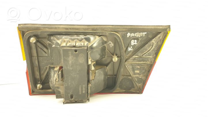 Volkswagen PASSAT B2 Luci posteriori del portellone del bagagliaio 321945107A