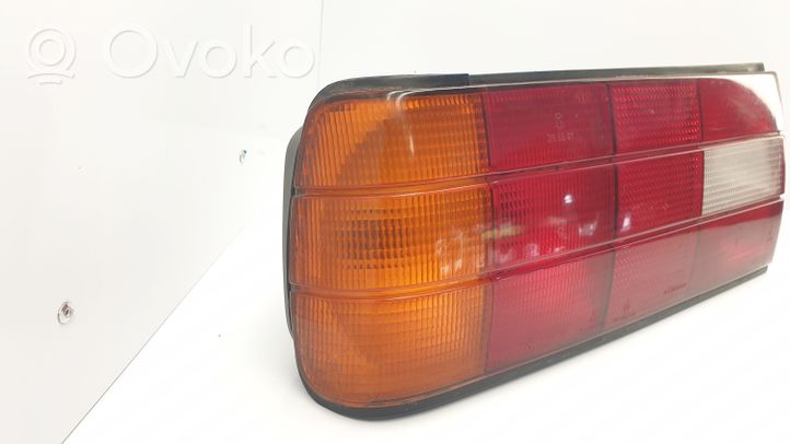 BMW 3 E30 Galinis žibintas kėbule 1386089