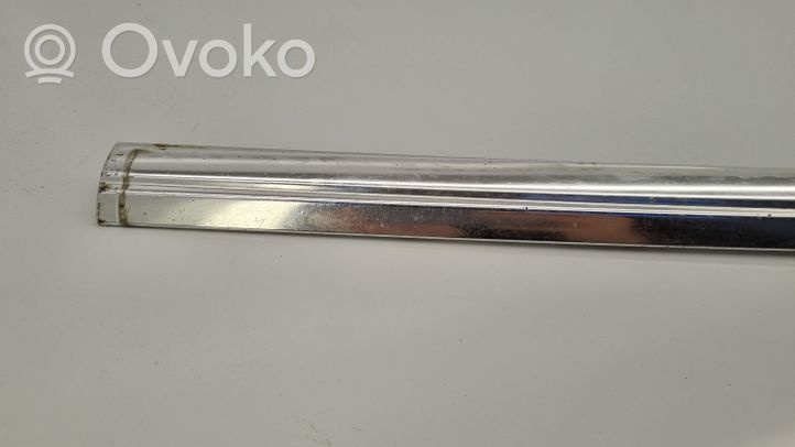 Mercedes-Benz COMPAKT W115 Windshield trim 