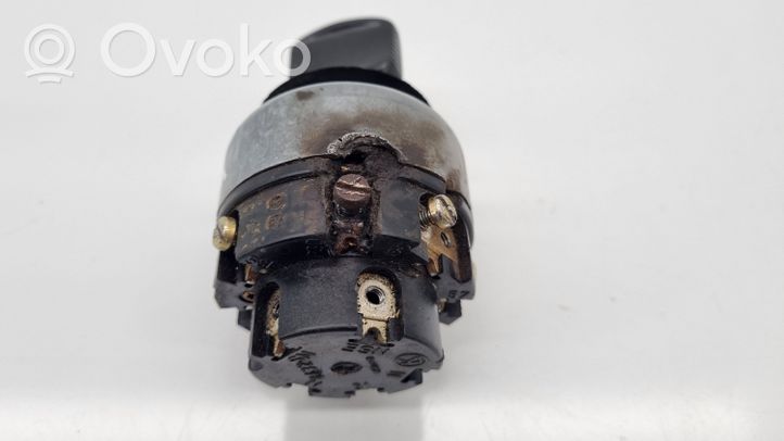 Mercedes-Benz COMPAKT W115 Interruptor de luz 8432