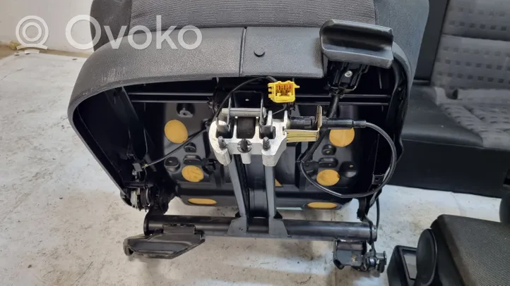 Volkswagen PASSAT B5 Sēdekļu komplekts 3B0881105BA