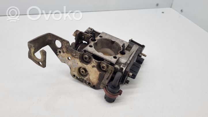 Audi 80 90 B3 Droselinė sklendė 050133015D