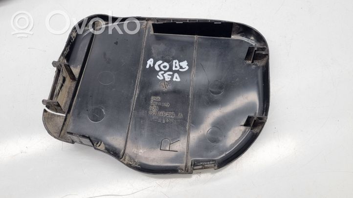 Audi 80 90 B3 Galinio žibinto detalė 893945285A