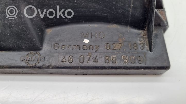 Volkswagen Golf II Obudowa filtra powietrza 027133837H