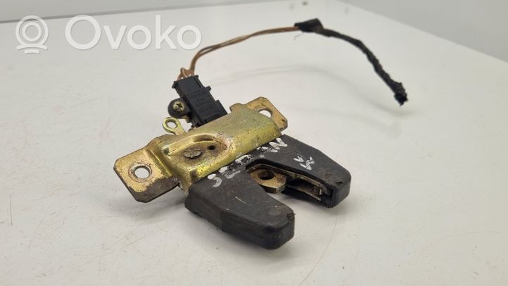 Volkswagen PASSAT B3 Tailgate/trunk/boot lock/catch/latch 3A5827503