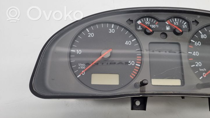 Volkswagen PASSAT B5 Speedometer (instrument cluster) 3B0919881P