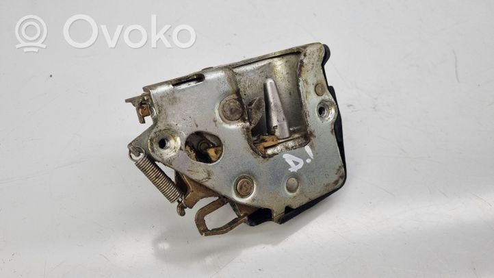 Mercedes-Benz S W126 Etuoven lukko 1237230208