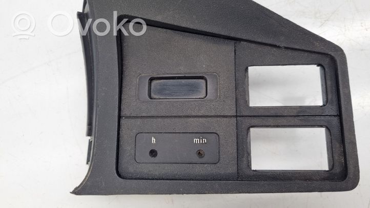 BMW 5 E28 Monitor / wyświetlacz / ekran 1367683