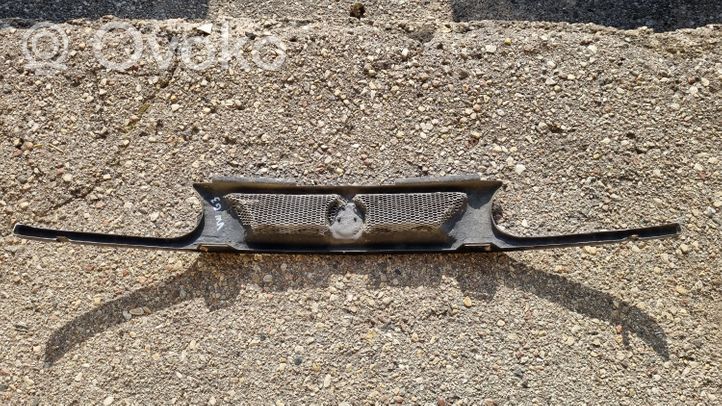 Volkswagen Golf III Grille de calandre avant 