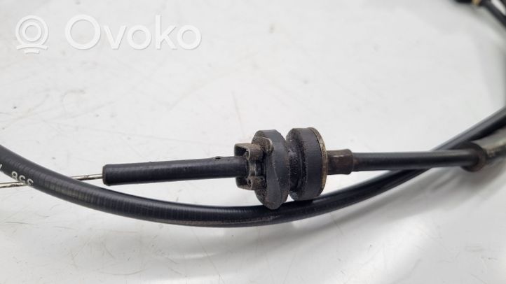 Volkswagen PASSAT B3 Throttle cable 358711501