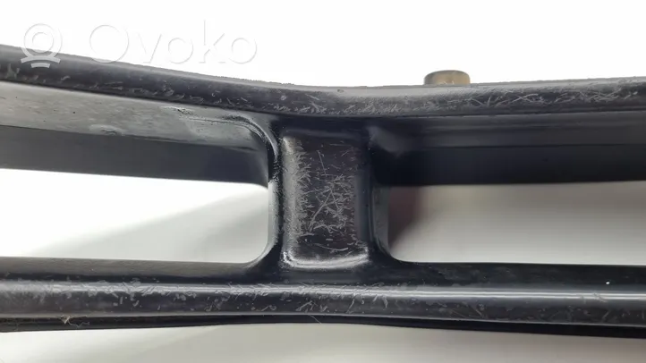 Audi 80 90 B3 Moldura del asa interna de la puerta delantera 893867195