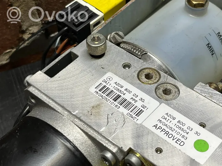 Mercedes-Benz CLK A209 C209 Avattavan katon hydraulipumppu A2098000330