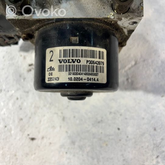 Volvo V70 ABS-pumppu 30643979