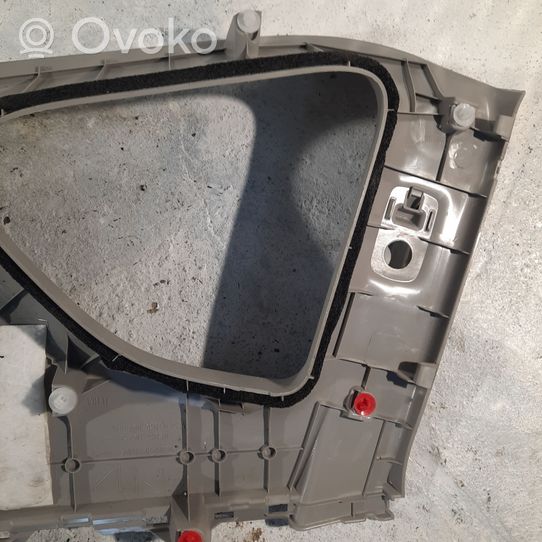 Toyota RAV 4 (XA40) Rivestimento montante (D) (fondo) 6247042130