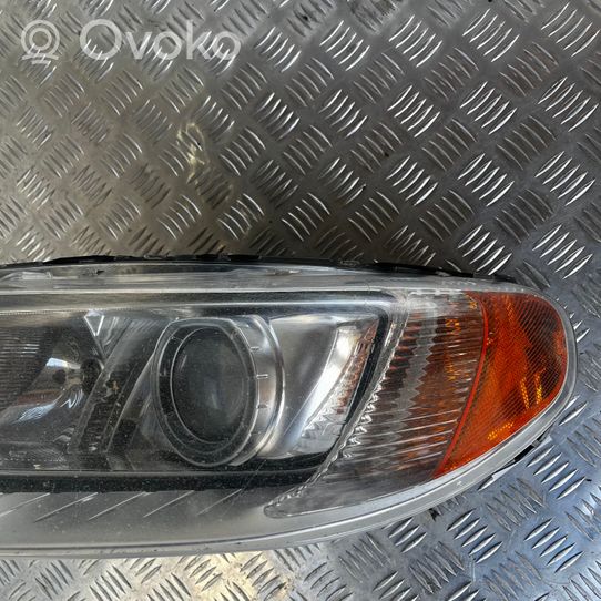 Volvo V70 Etu-/Ajovalo 31353532