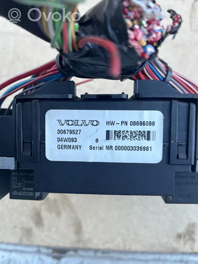 Volvo XC90 Fuse module 30679527