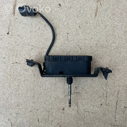 Volvo V70 Silniczek wycieraczki lampy przedniej 89002986