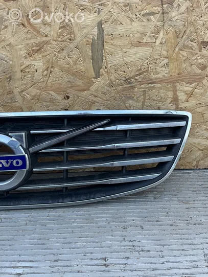 Volvo V70 Grille calandre supérieure de pare-chocs avant 31383597