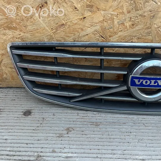 Volvo V70 Grille calandre supérieure de pare-chocs avant 31383595