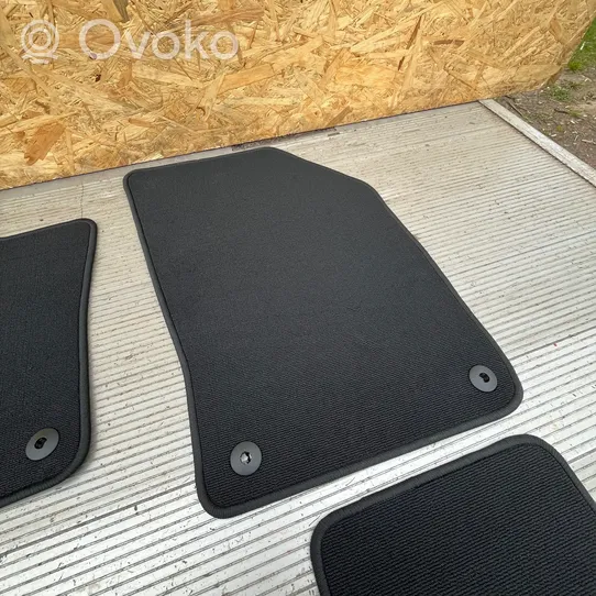 Volvo V60 Kit tapis de sol auto 32241804