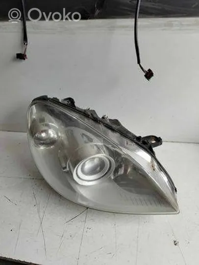 Mercedes-Benz B W245 Lampa przednia A1698204661