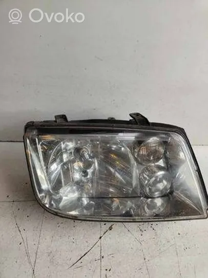 Volkswagen Bora Lampa przednia 083411106R