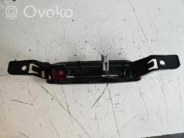 Chrysler 300C Luce d’arresto centrale/supplementare E11021720